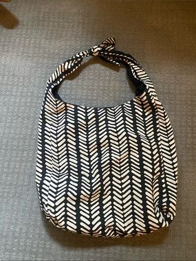 Black & White Knotted-Handle Shoulder Bag